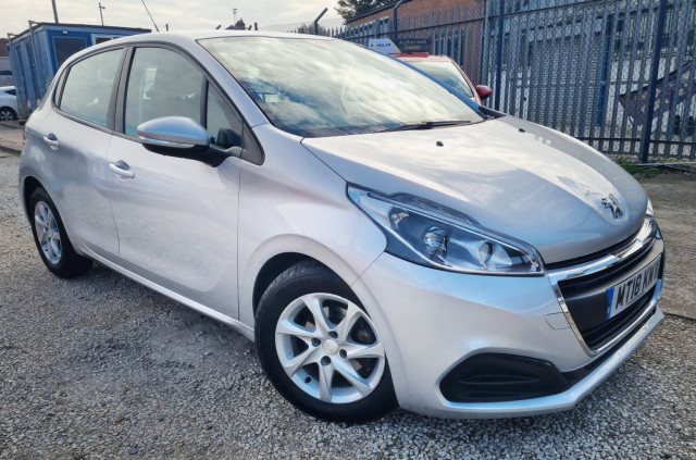 PEUGEOT 208 1.2 PureTech Active