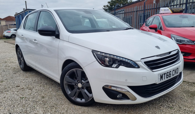 PEUGEOT 308 1.2 PureTech Allure