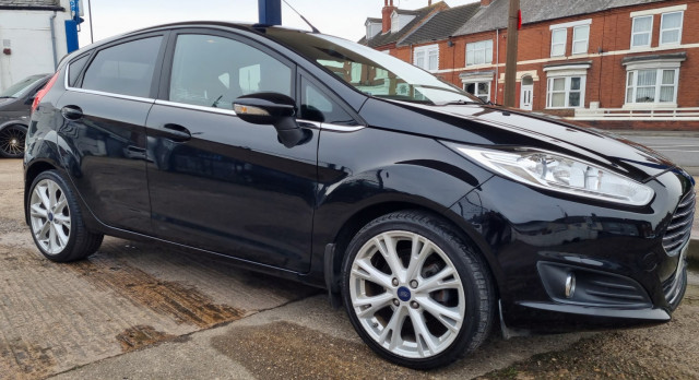 FORD FIESTA 1.0 T EcoBoost Titanium X
