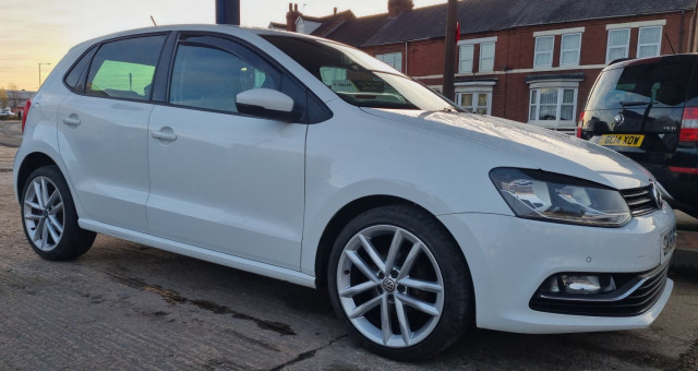 VOLKSWAGEN POLO 1.4 TDI BlueMotion Tech SEL