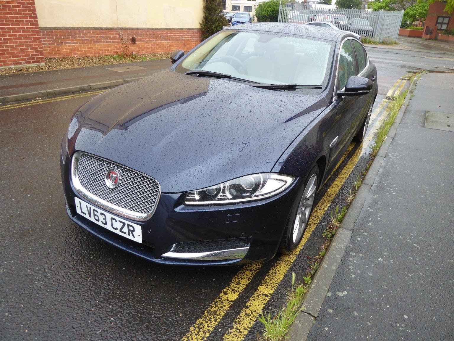 2013 Jaguar XF 3.0TD Premium Luxury (s/s) Saloon 4d Auto