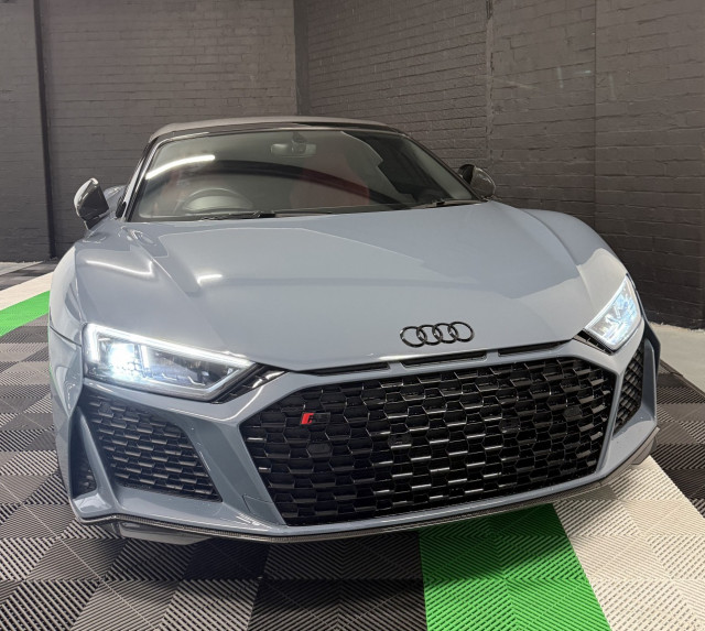 AUDI R8 5.2 FSI V10 Performance Carbon Black