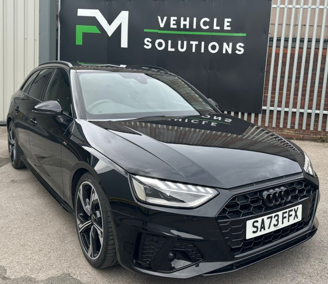 AUDI A4 AVANT 2.0 TDI 35 Black Edition