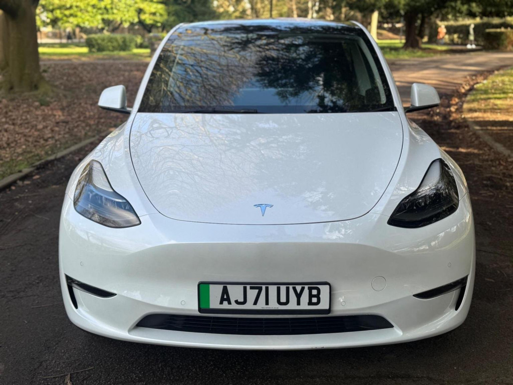 TESLA MODEL Y