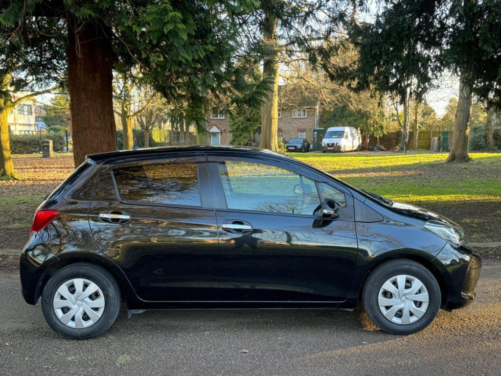 TOYOTA VITZ