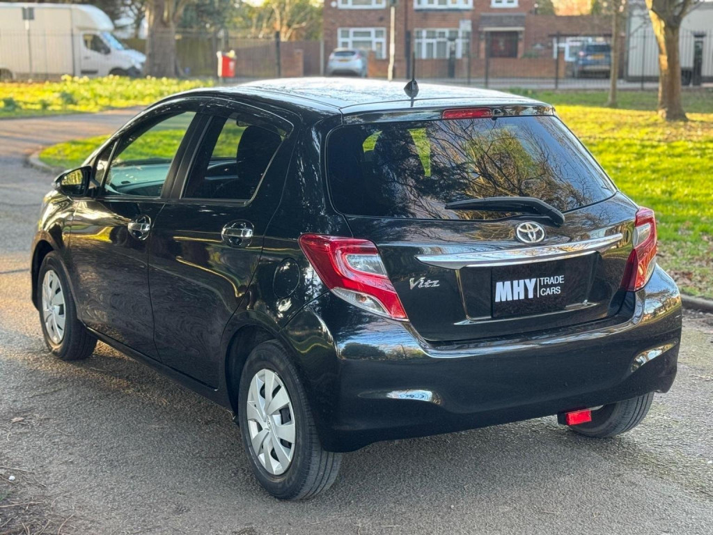 TOYOTA VITZ