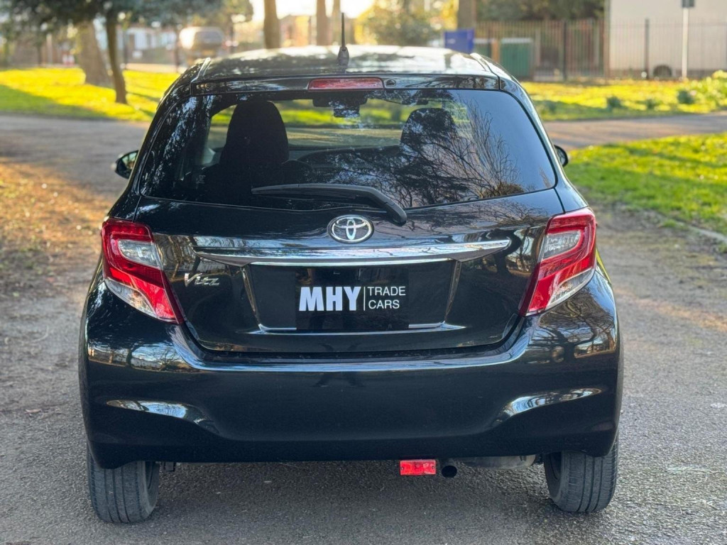 TOYOTA VITZ