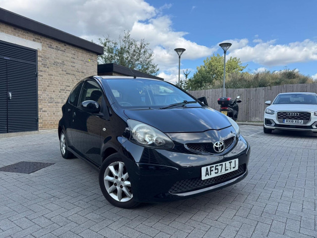 TOYOTA AYGO 1.0 VVT-i Black