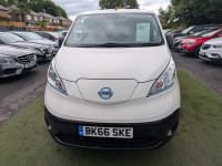 NISSAN E-NV200