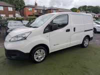 NISSAN E-NV200