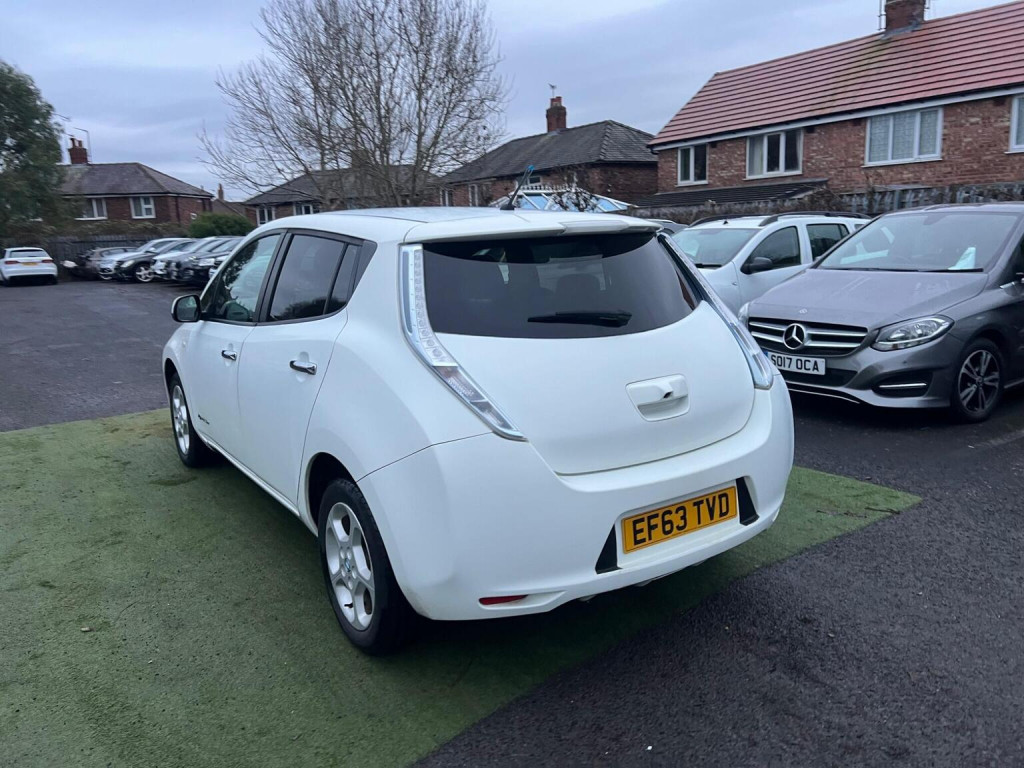 NISSAN LEAF
