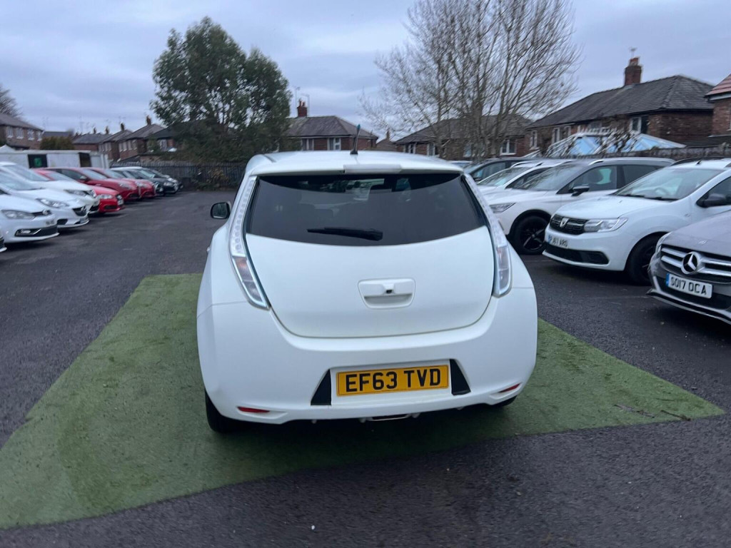 NISSAN LEAF