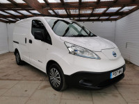 NISSAN E-NV200