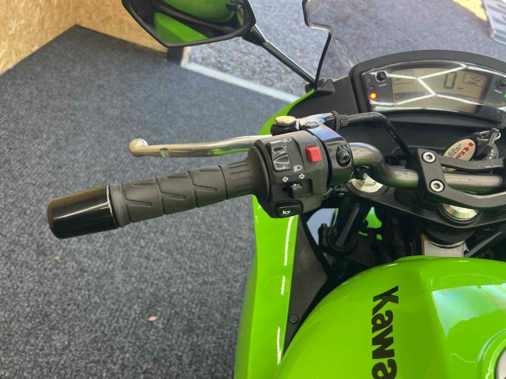KAWASAKI ER-6F