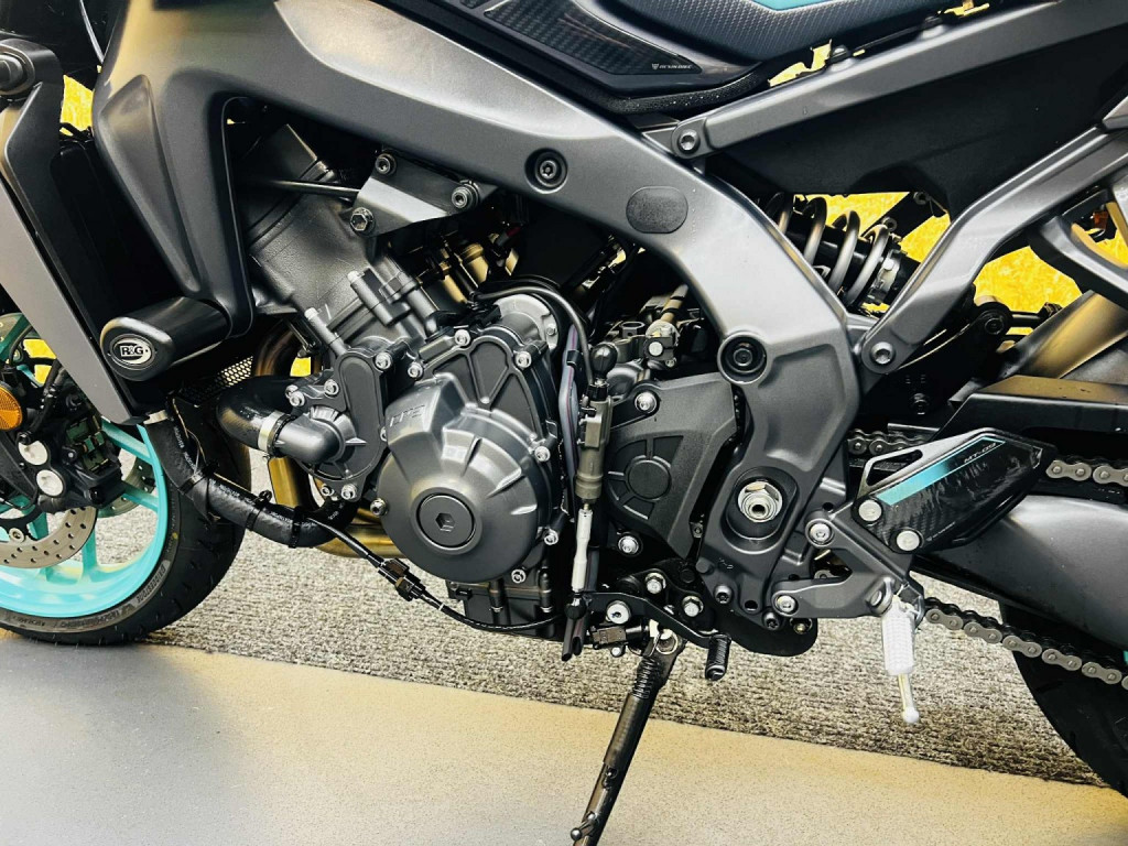 YAMAHA MT-09