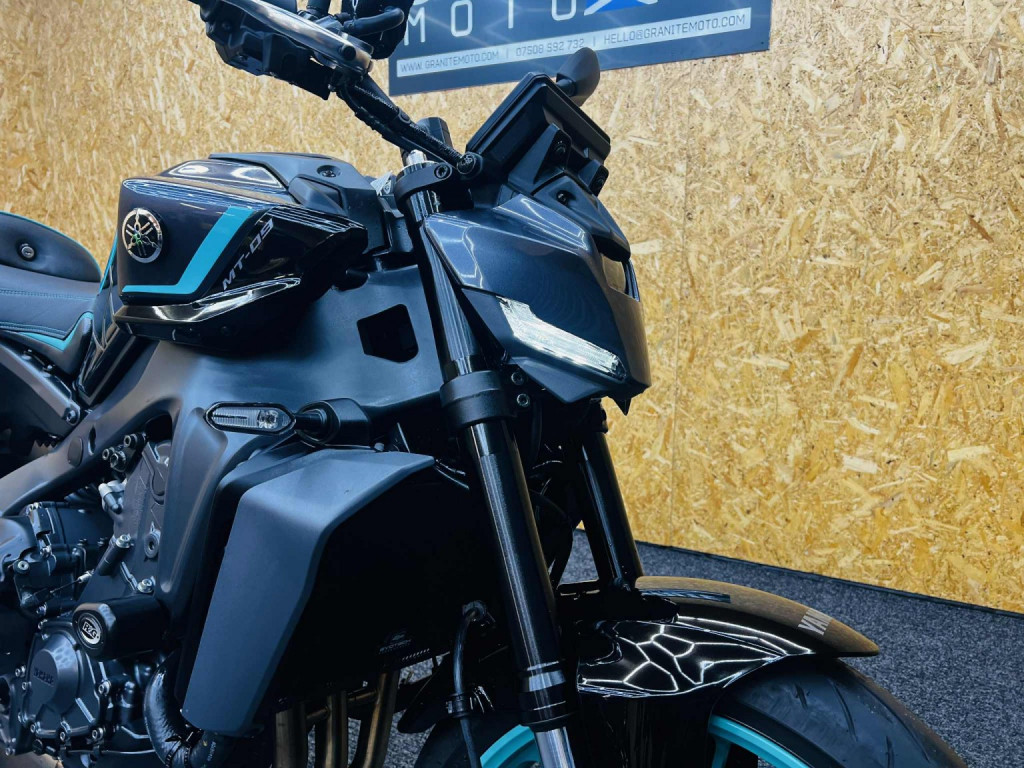 YAMAHA MT-09