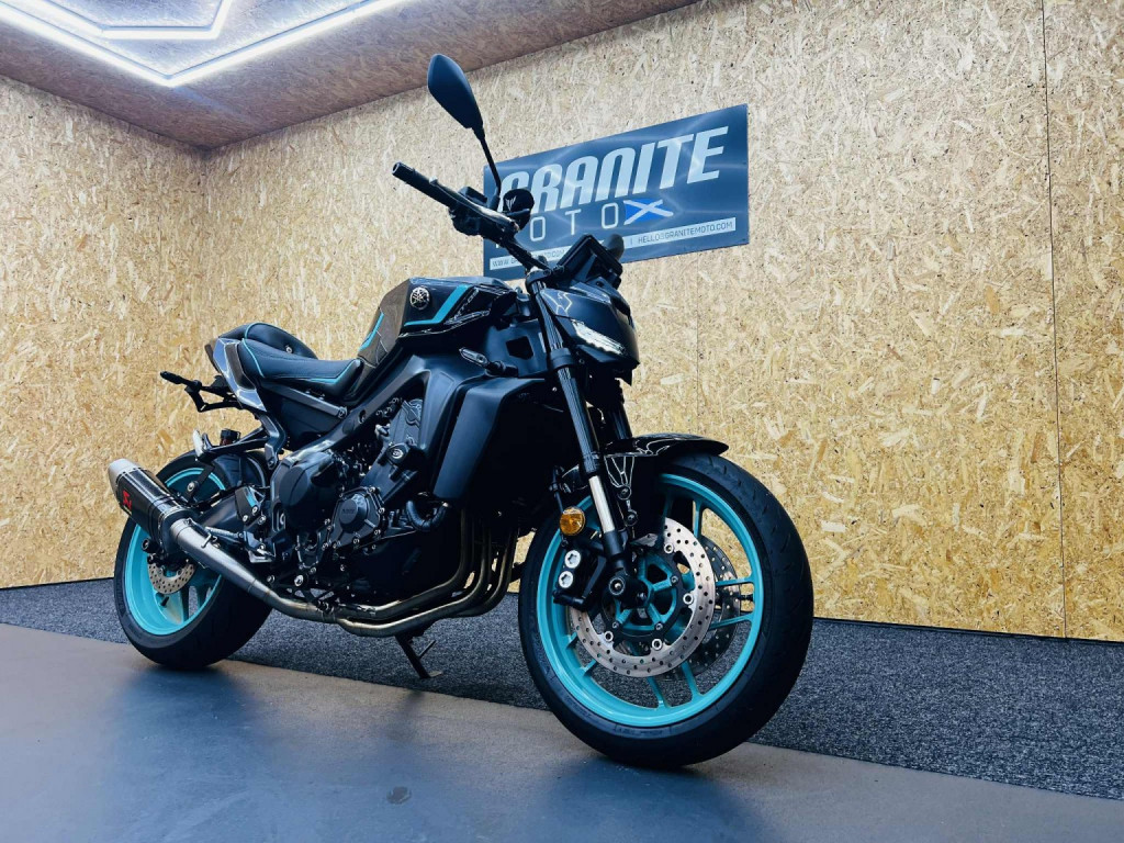 YAMAHA MT-09