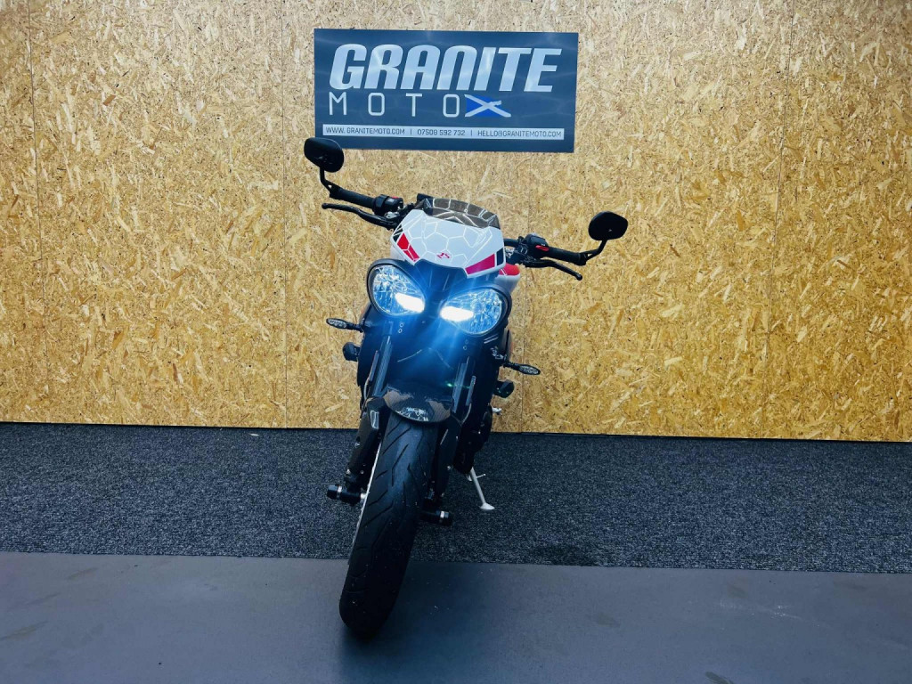 TRIUMPH SPEED TRIPLE 1050