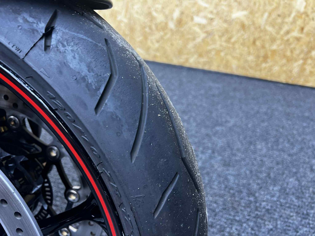 TRIUMPH SPEED TRIPLE 1050