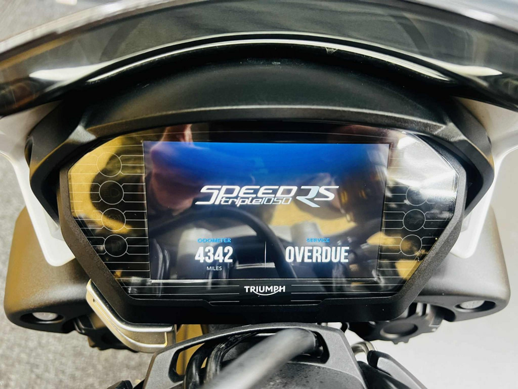 TRIUMPH SPEED TRIPLE 1050