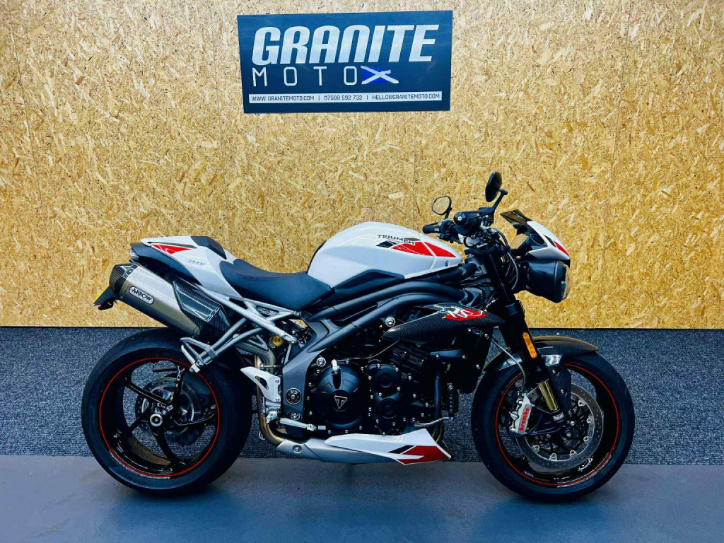 TRIUMPH SPEED TRIPLE 1050