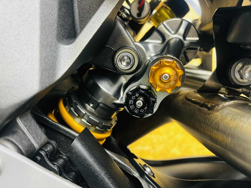 TRIUMPH SPEED TRIPLE 1050