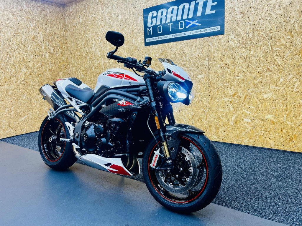 TRIUMPH SPEED TRIPLE 1050