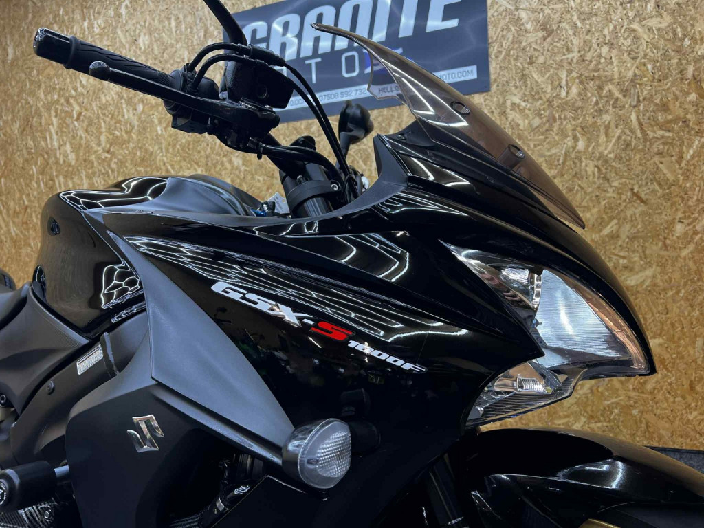 SUZUKI GSX-S1000F