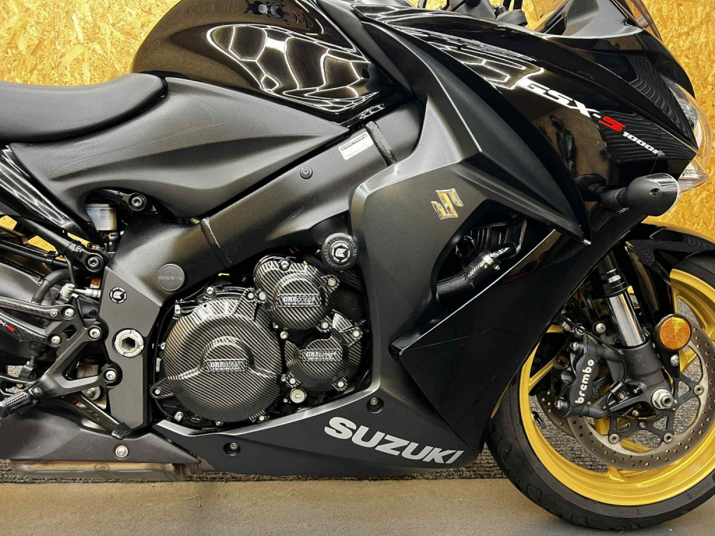 SUZUKI GSX-S1000F