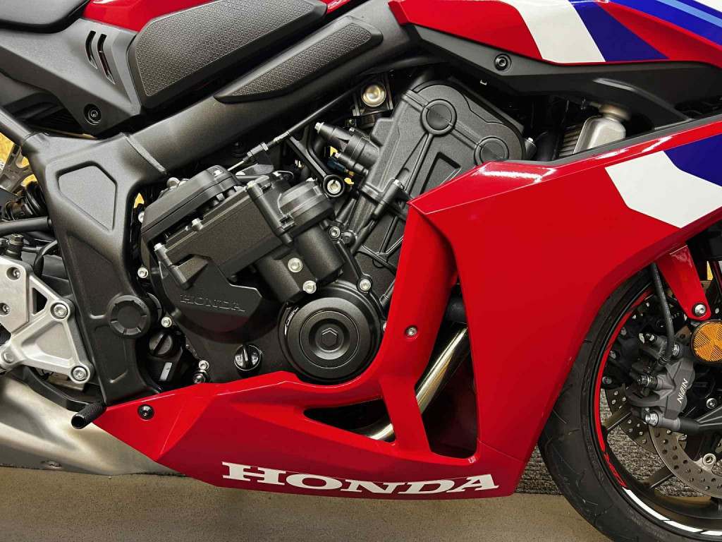 HONDA CBR650R