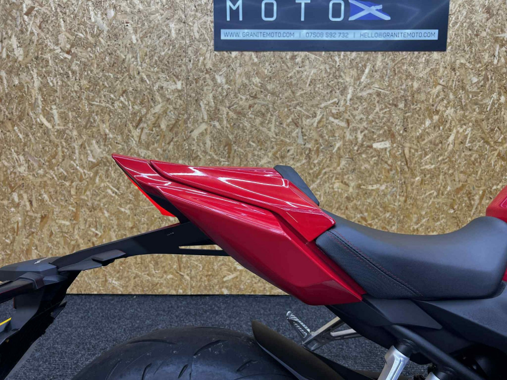 HONDA CBR650R