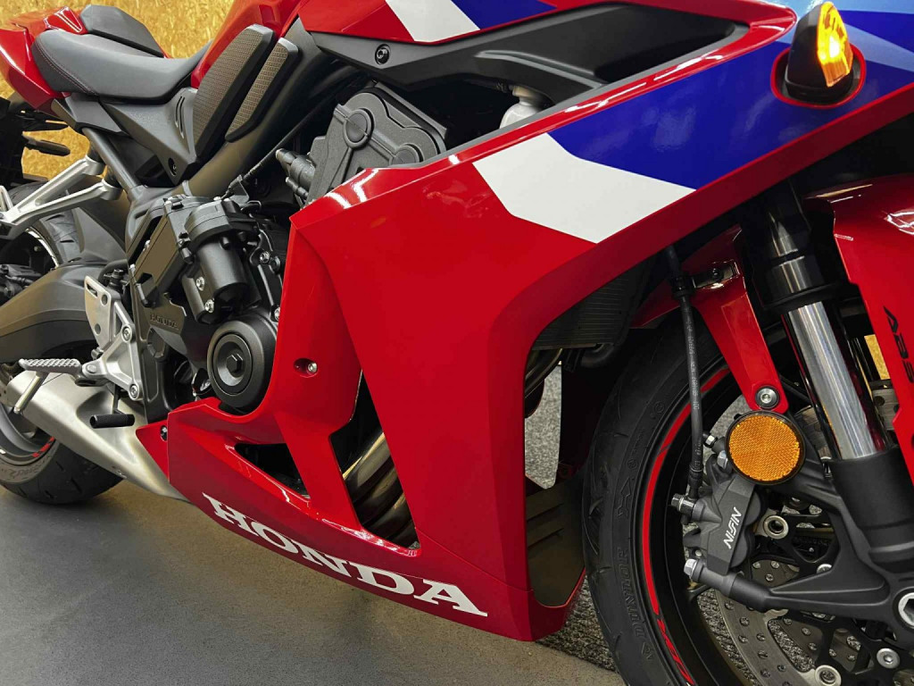 HONDA CBR650R