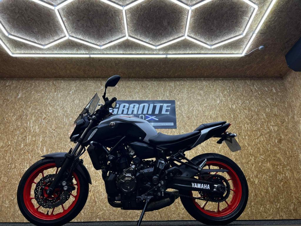 YAMAHA MT-07