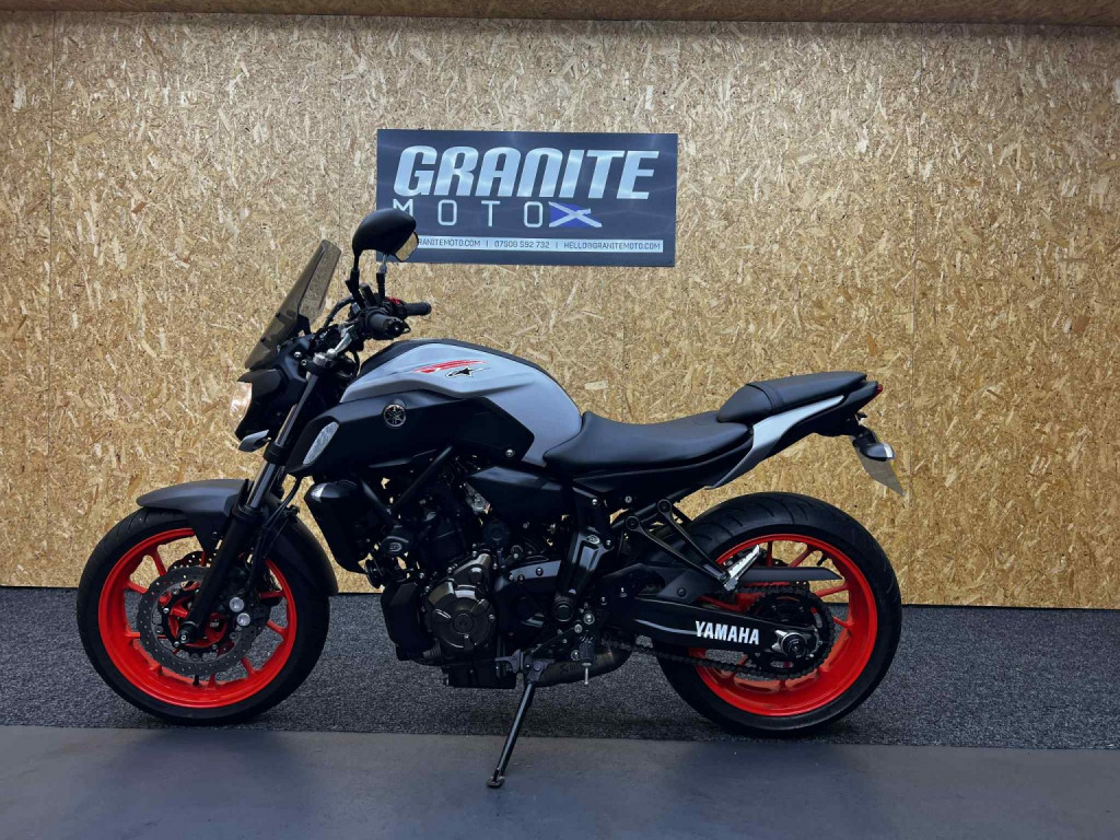 YAMAHA MT-07