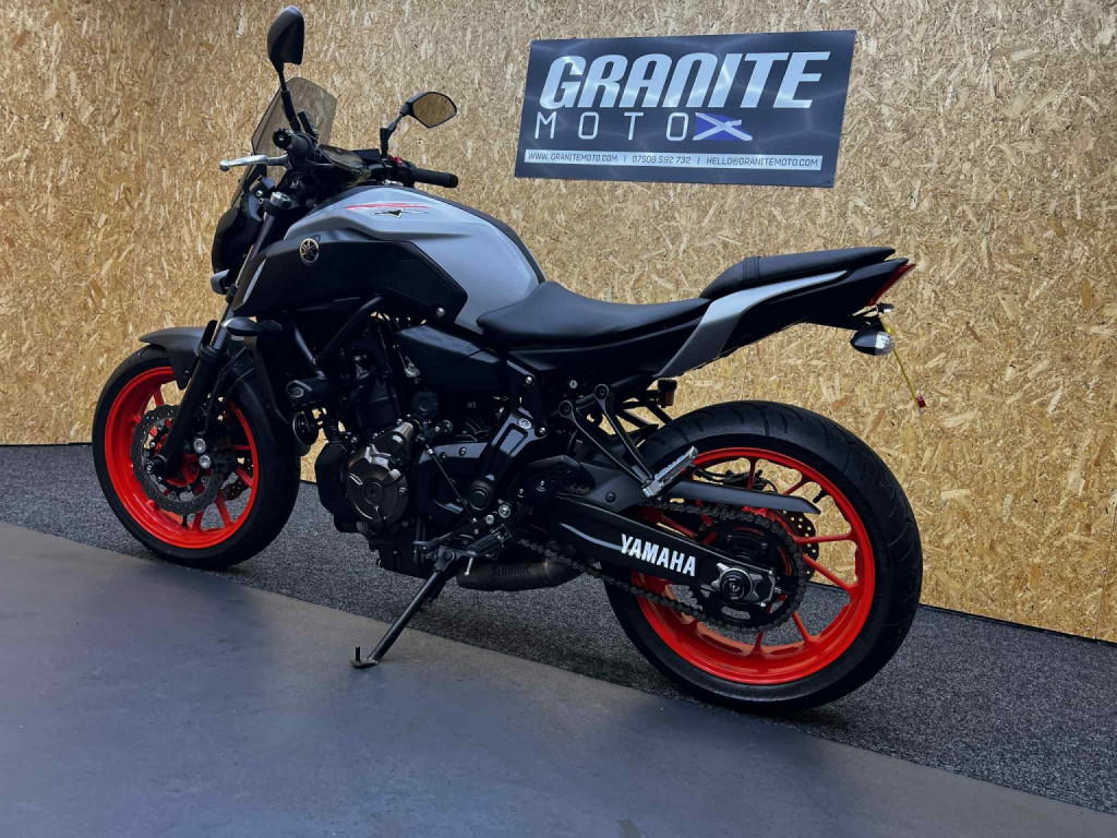 YAMAHA MT-07