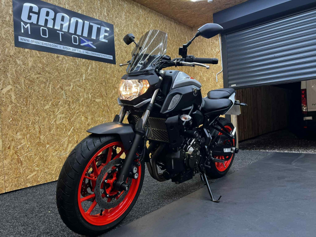 YAMAHA MT-07