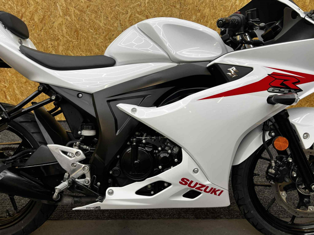 SUZUKI GSXR125