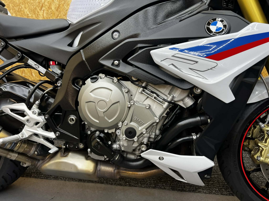 BMW S1000R