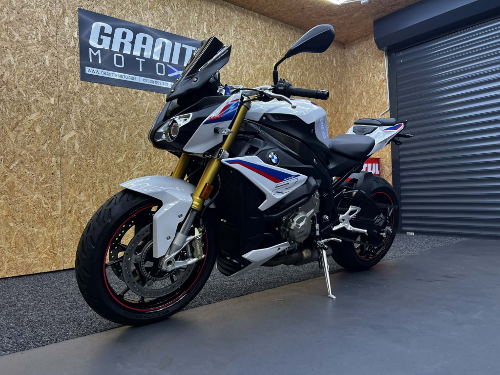 BMW S1000R