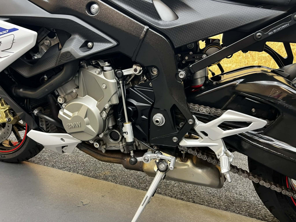 BMW S1000R