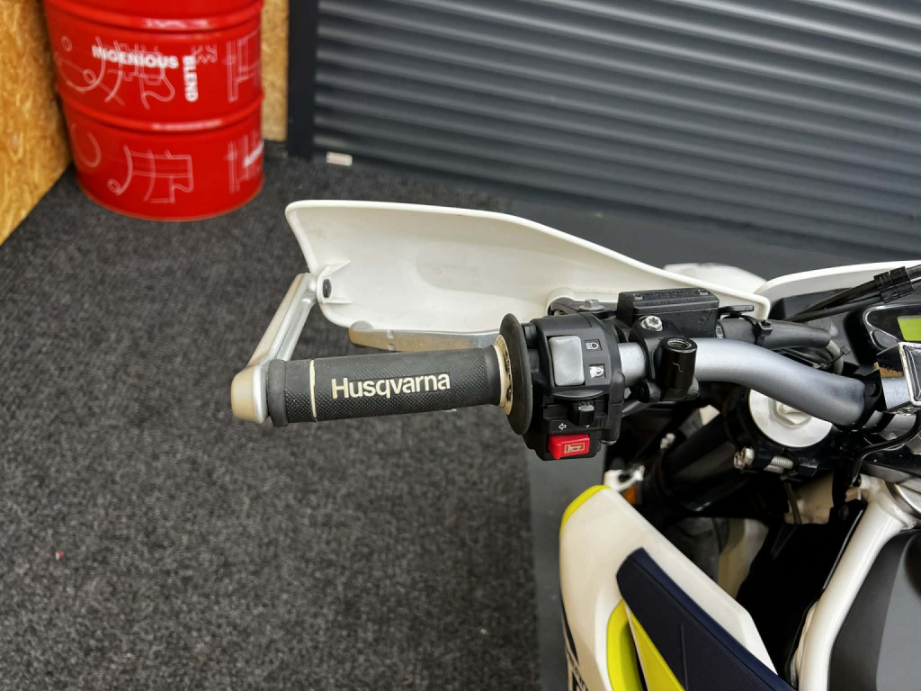 HUSQVARNA 701