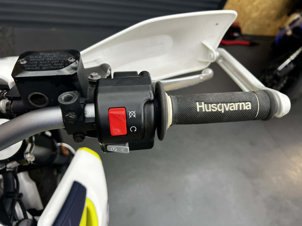 HUSQVARNA 701