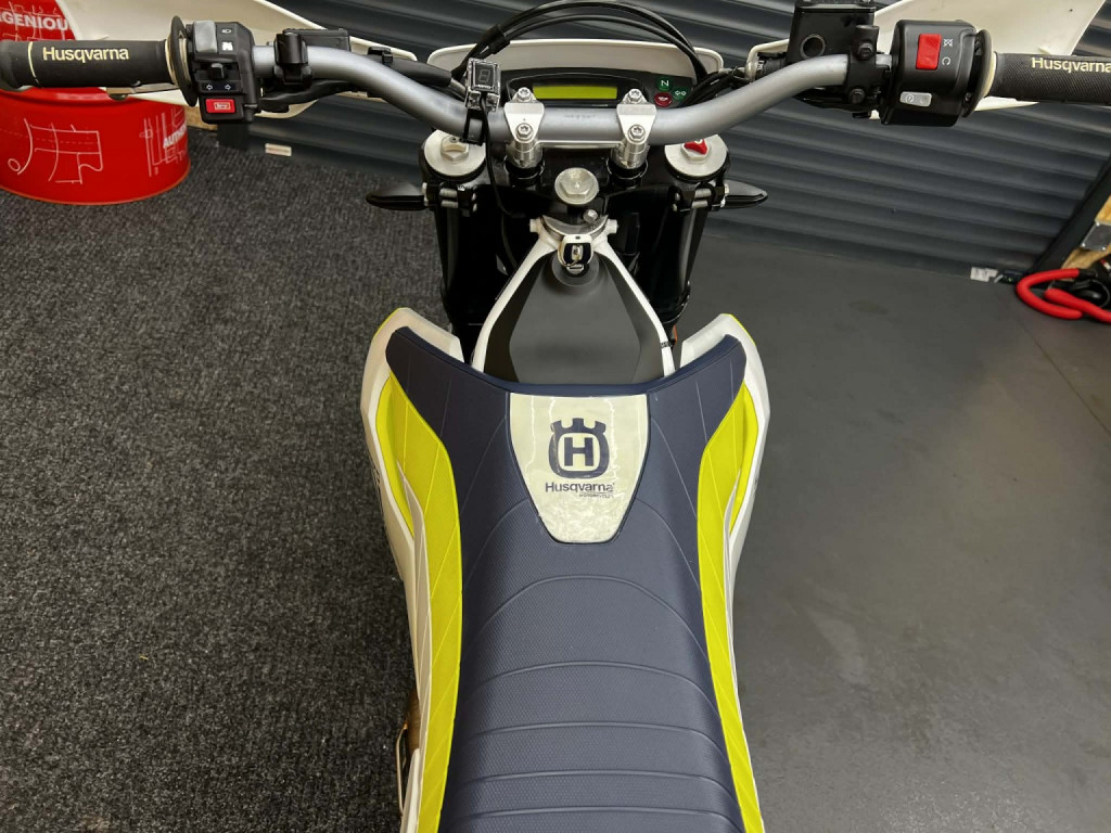 HUSQVARNA 701
