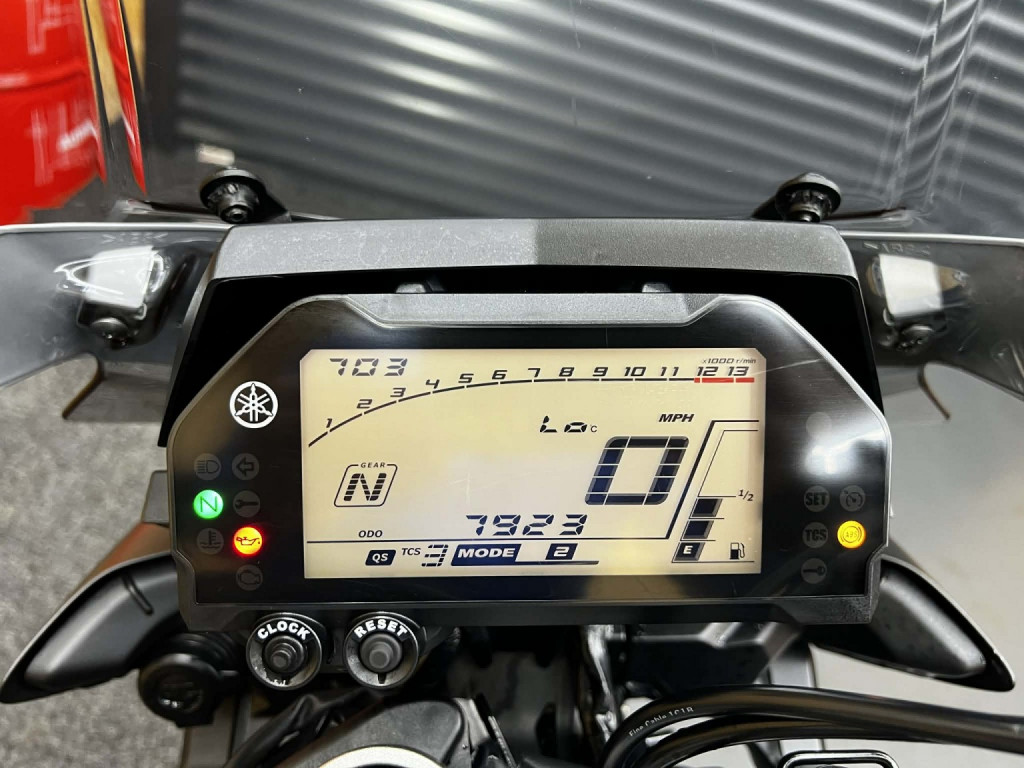 YAMAHA MT-10