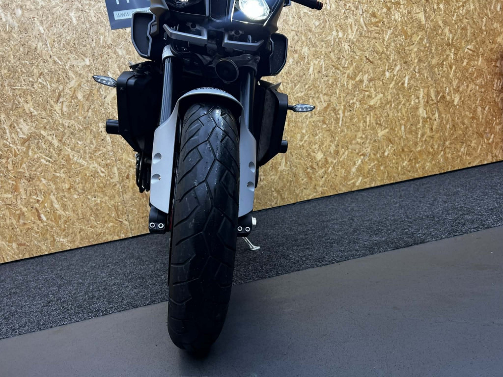 YAMAHA MT-10