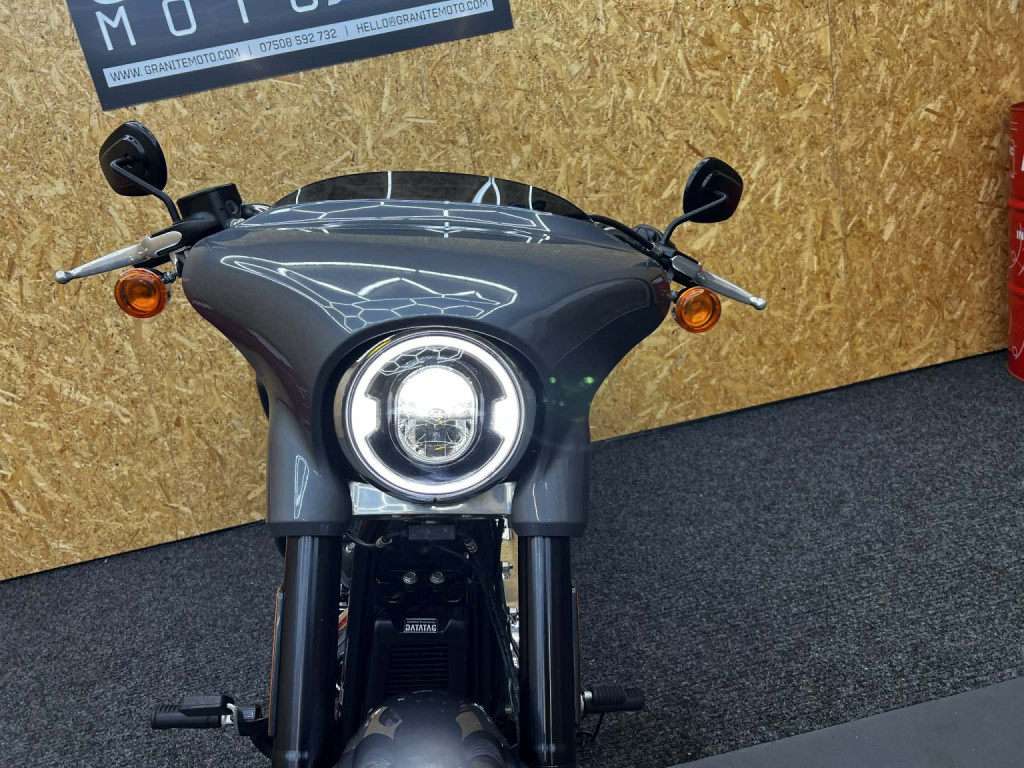 HARLEY-DAVIDSON Softail