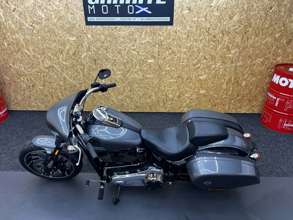 HARLEY-DAVIDSON Softail