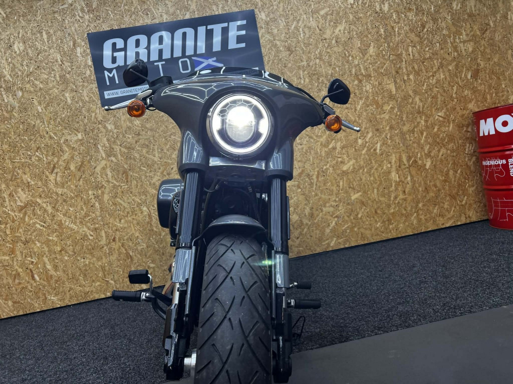 HARLEY-DAVIDSON Softail