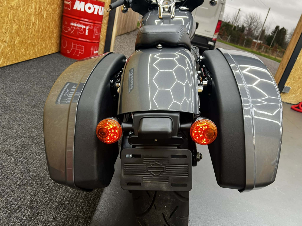 HARLEY-DAVIDSON Softail