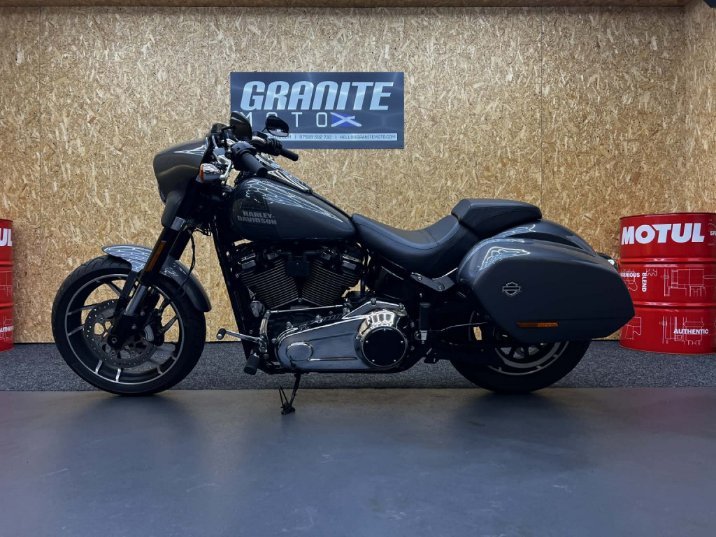 HARLEY-DAVIDSON Softail